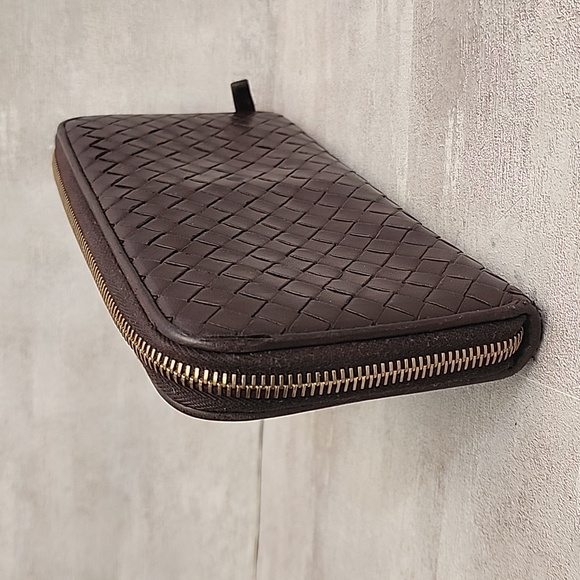 Bottega Veneta Round Long Wallet Intrecciato Dark Brown Leather Zippy Wallet! - Picture 4 of 16